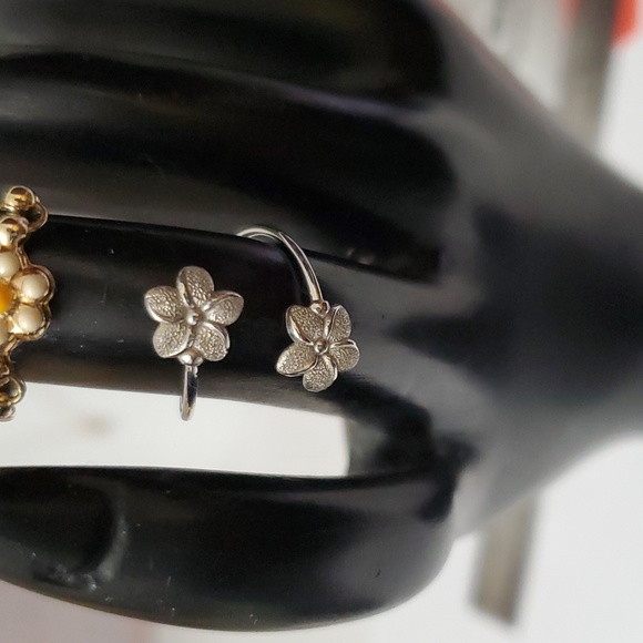 14K Gold Plumeria Ring - Picture 5 of 6